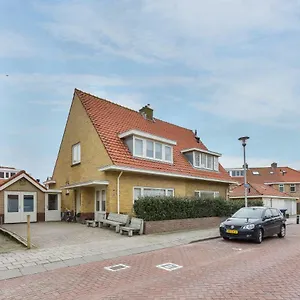 Appartement House, Zandvoort